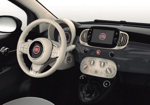 La posición de los controles del clima, funciones poco intuitivas y un control por voz impreciso fueron los detonantes para situar al Fiat 500X en el segundo puesto del ranking.